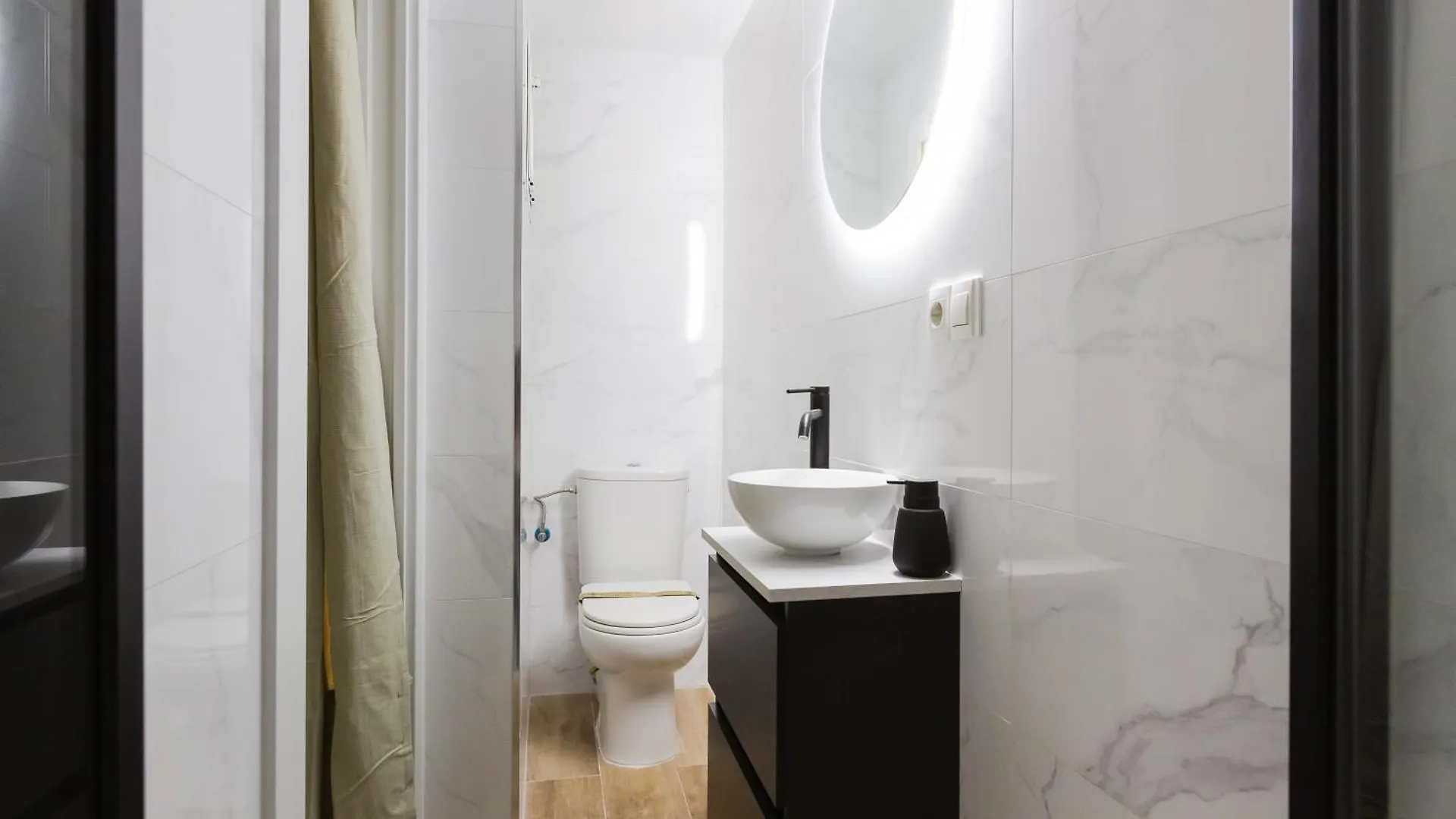 Quiet Apartment In The Center Malaga Spain