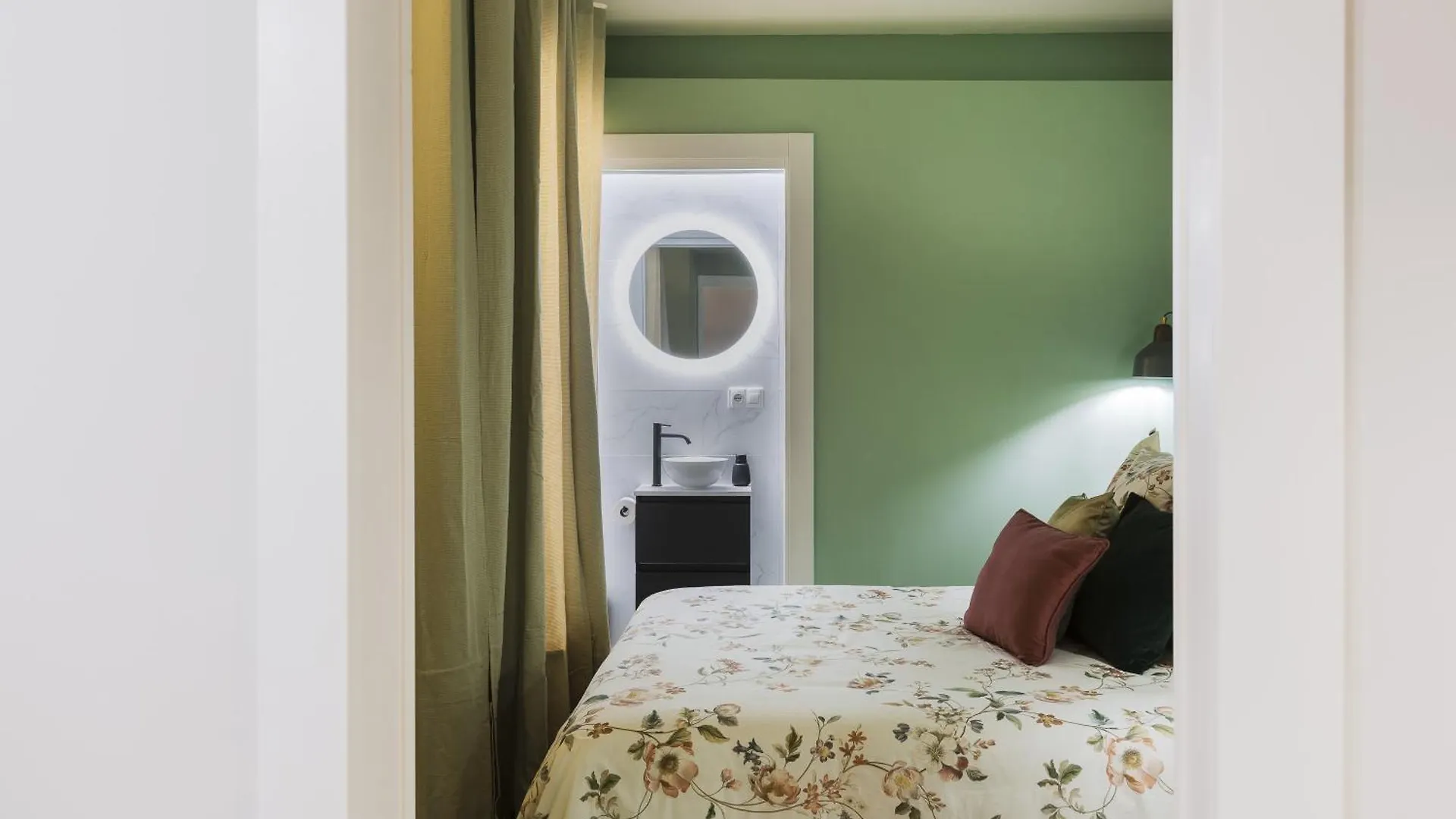 Quiet Apartment In The Center 马拉加